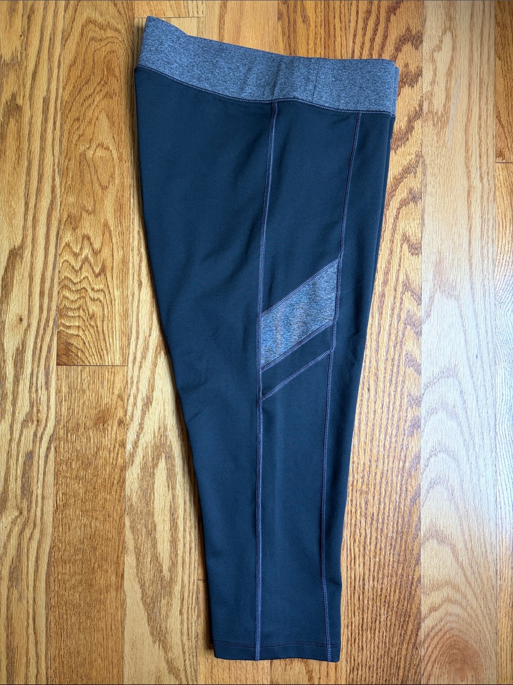 bcg Black Capri Leggings with Heather Gray Waistband. Size: Large